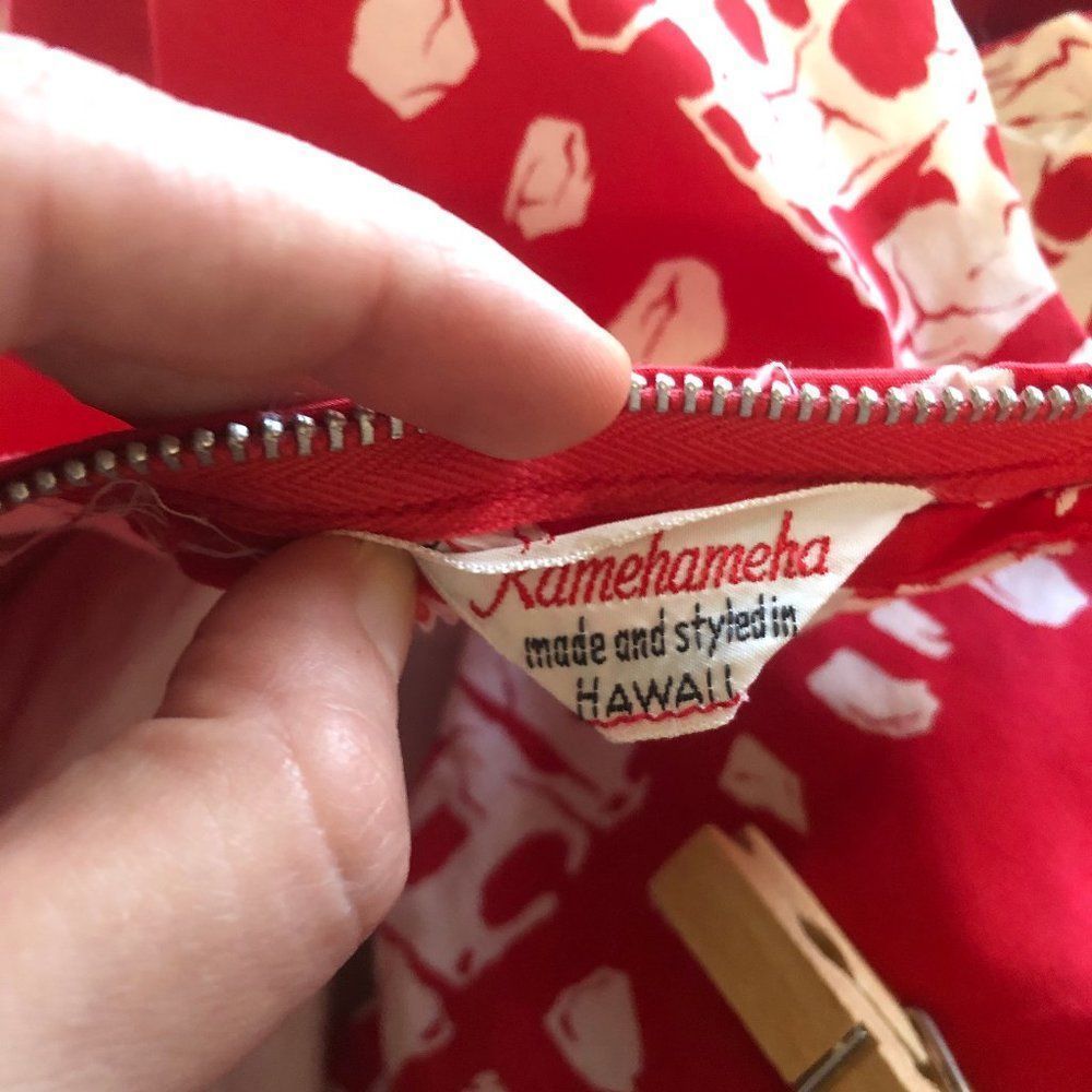 Vintage 50s Kamehameha Hawaii Tropical Red White Fit and Flare Print Sundress - Picture 11 of 12